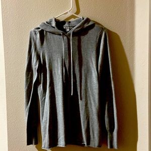 Gap body fit hoodie, size M, good condition, color grey.